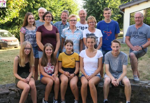 Kinder lieben die Verwandlung auf der Bühne